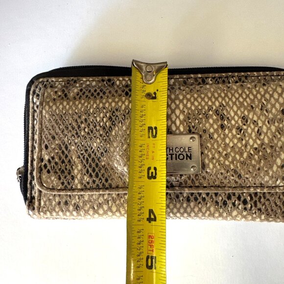 Kenneth Cole Reaction Beige Snake Print Wallet - Picture 4 of 5
